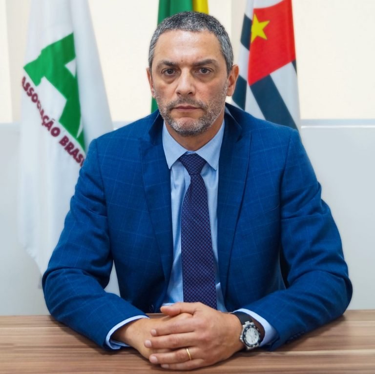 Dr Mario Cappellette Jr. presidente da ABO-SP