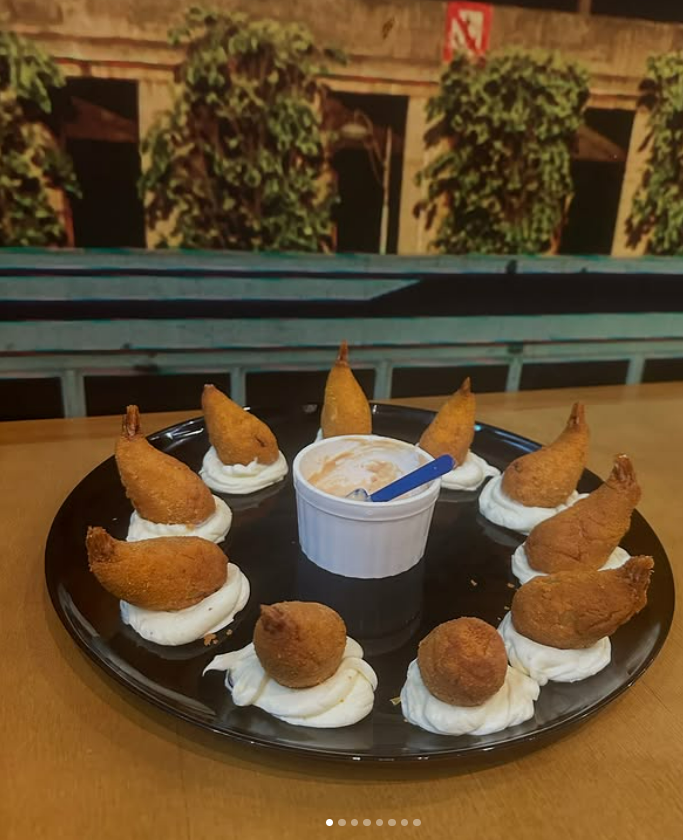 Restaurante com ambiente familiar na praça santo eduardo, vila maria 