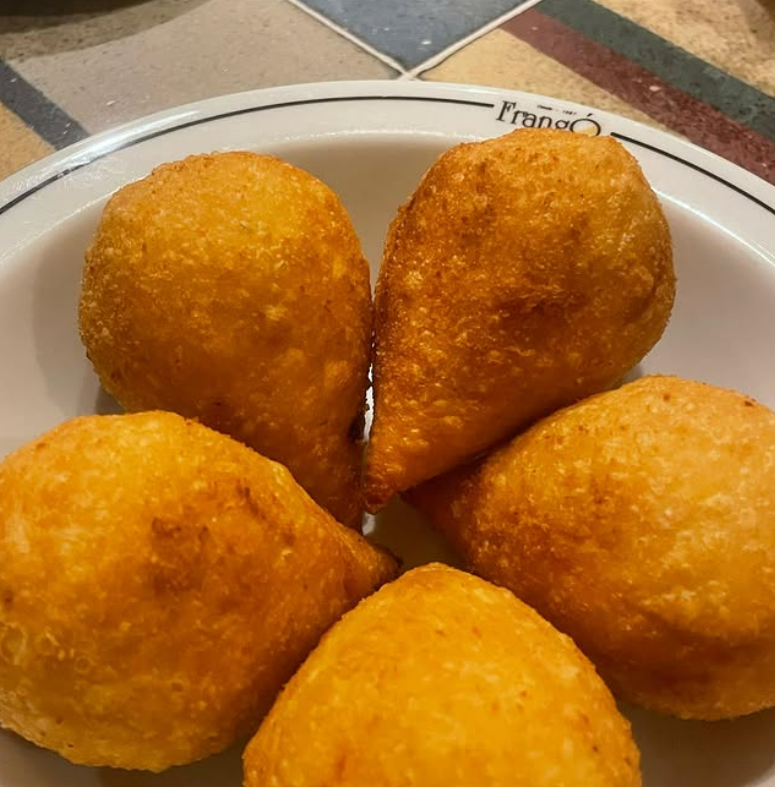 Tradicional coxinha de frango, carro-chefe do restaurante Frangó