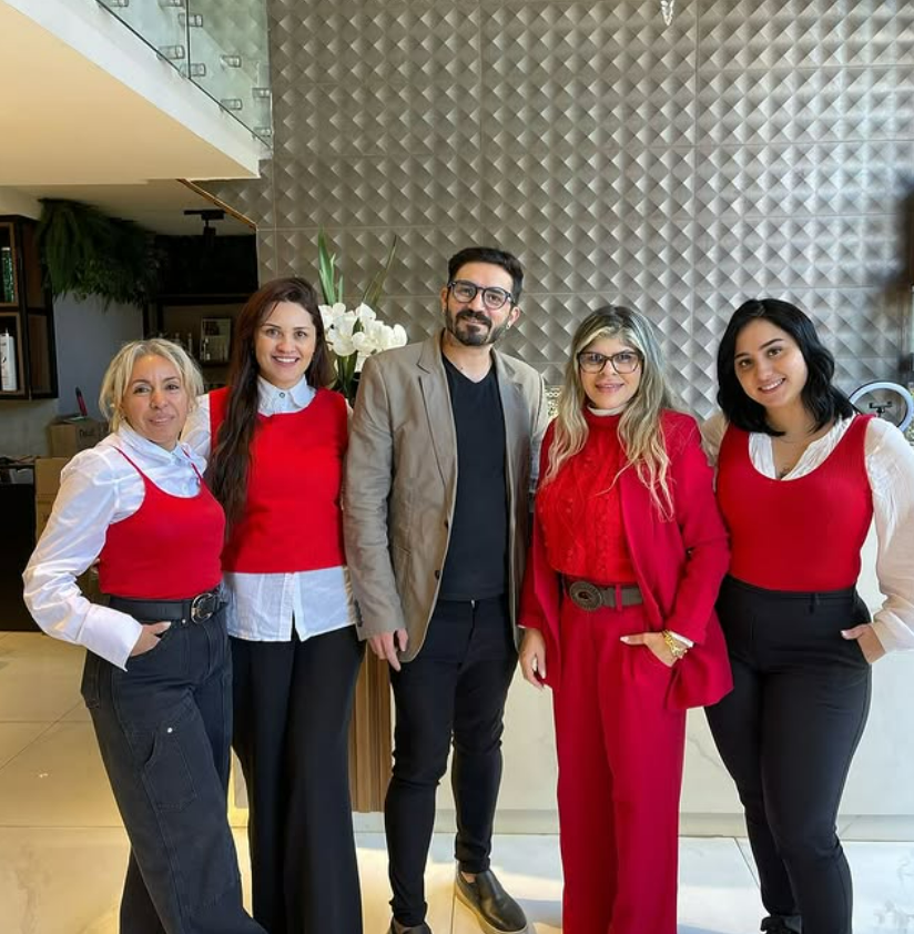 Equipe do salão de beleza reconhecido na zona norte, Studio Lins