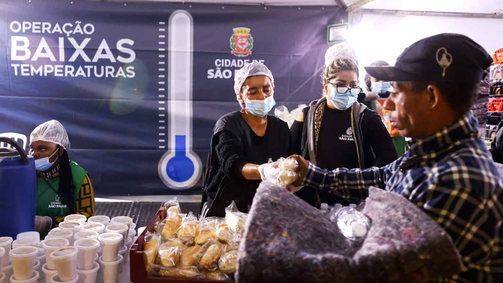 Operação Baixas Temperaturas com 2 tendas na Zona Norte
