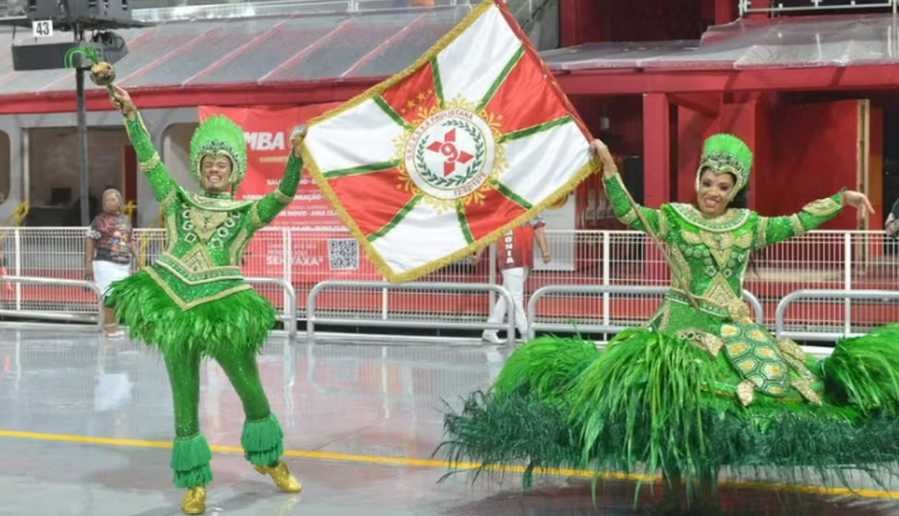 X-9 Paulistana sobe de grupo no carnaval de são paulo