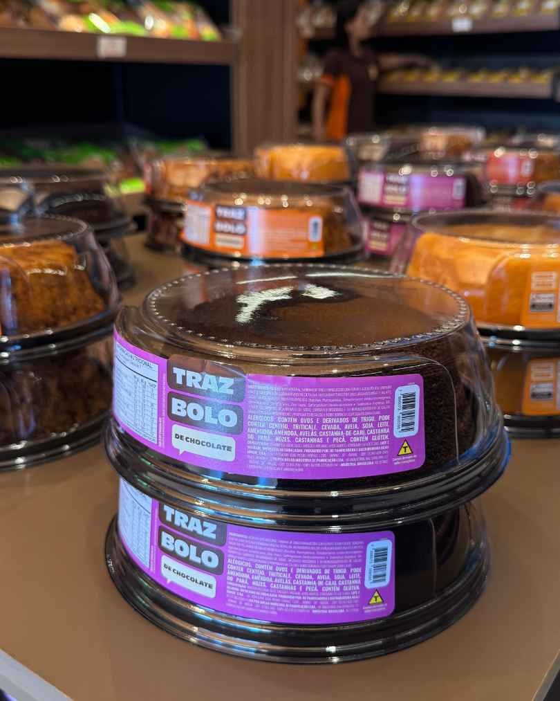 Traz Pão também tem bolos em sua loja de fábrica