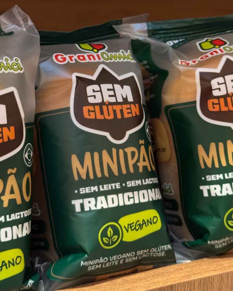 Pão vegano, sem glúten e sem lactose na loja traz pão